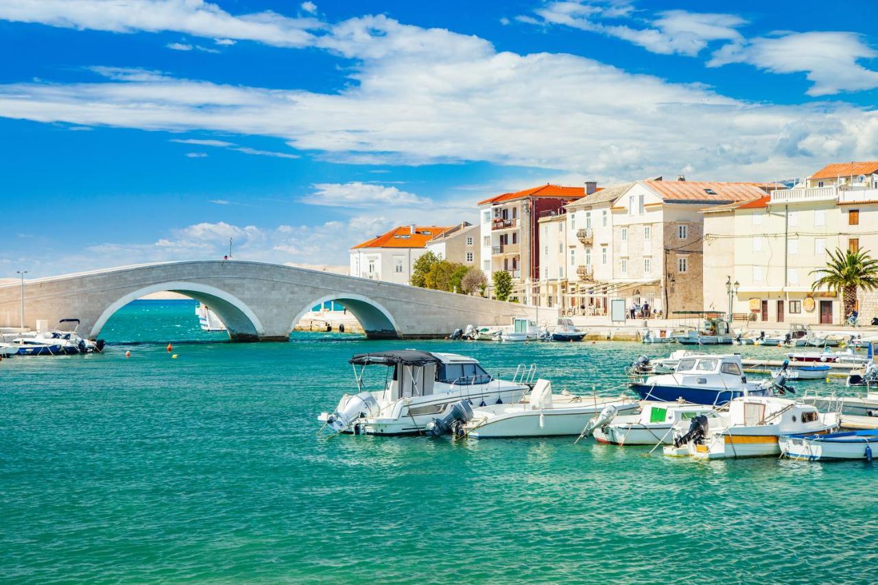 شقة Modern Oceanview ميتغنا المظهر الخارجي الصورة